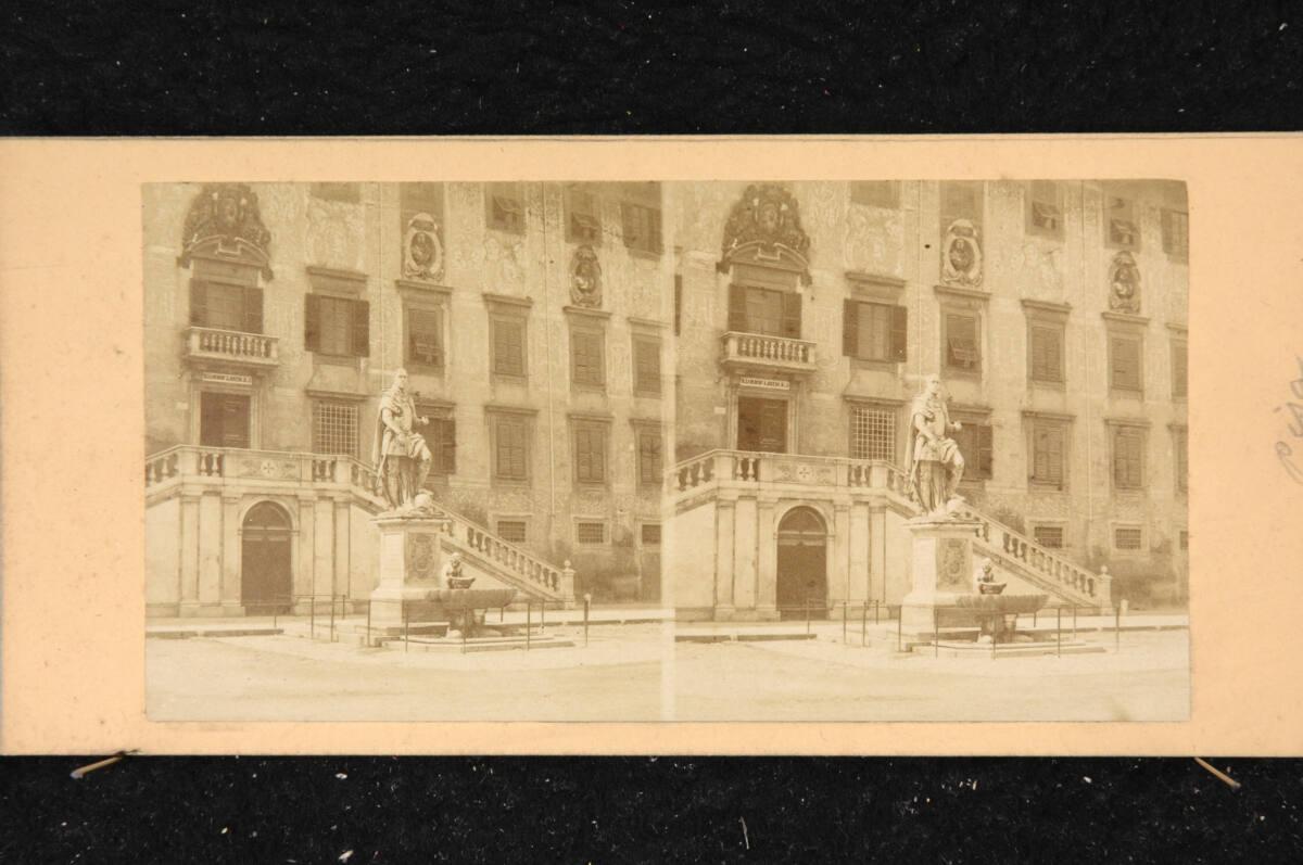 Anonym, Die Statue Cosimo I. de' Medici von  Pietro Francavilla auf der Piazza dei Cavalieri in…