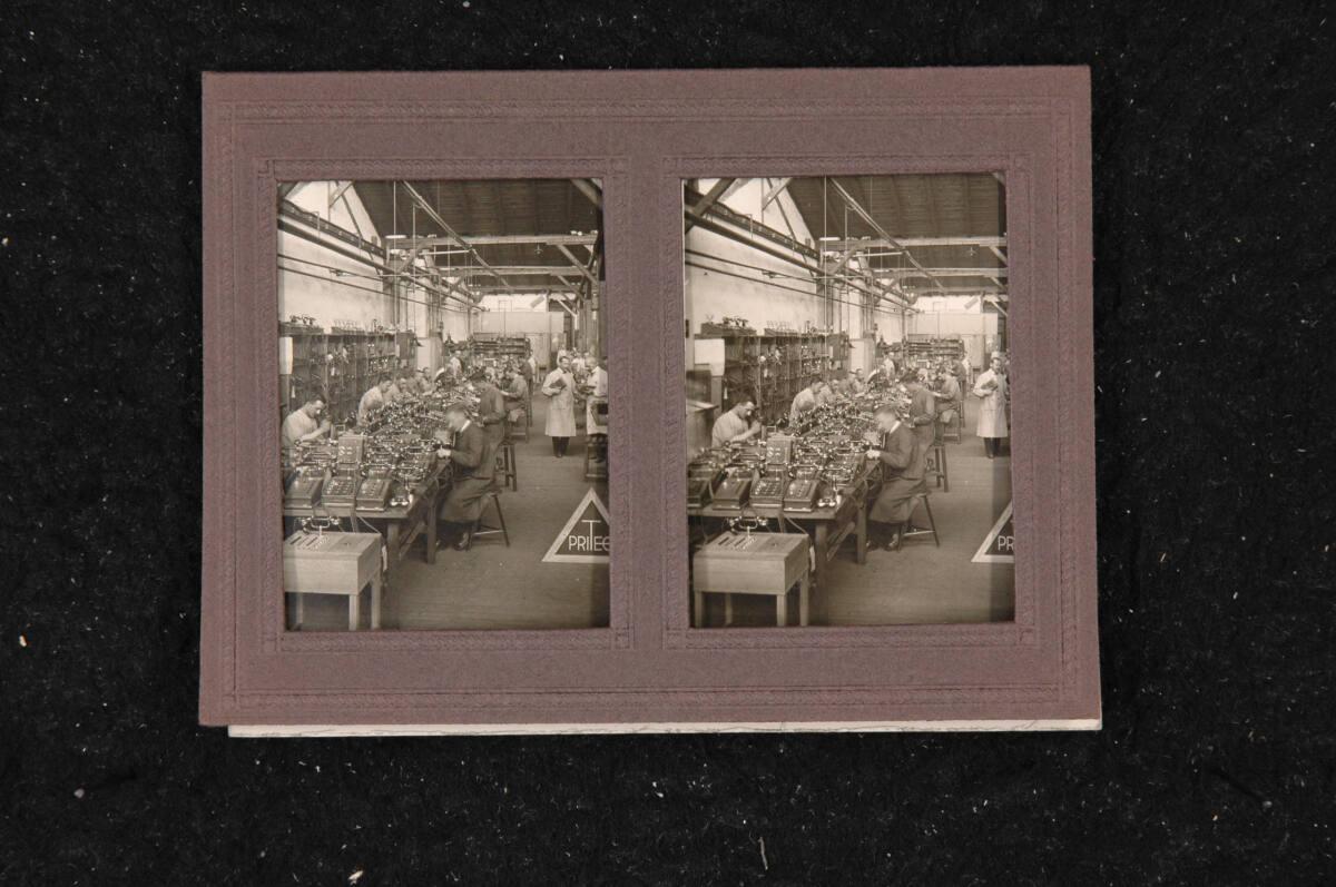 Alfred Krauth, in einer Telephonfabrik arbeitende Männer, Inv. Nr.: FotoGLV2000/17092