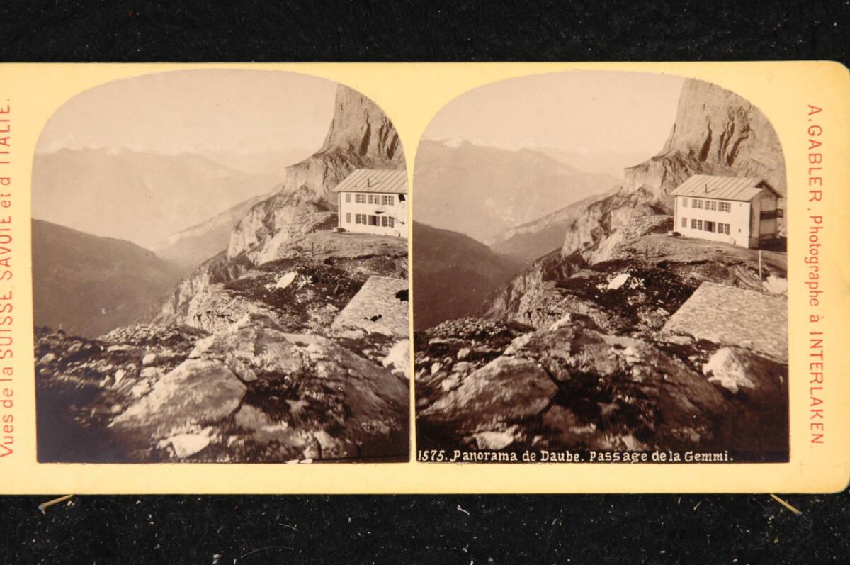 Johann Adam Gabler, Blick auf den Daube-Gipfel vom Gemmipass und dem Berghotel Wildstrubel zwis…
