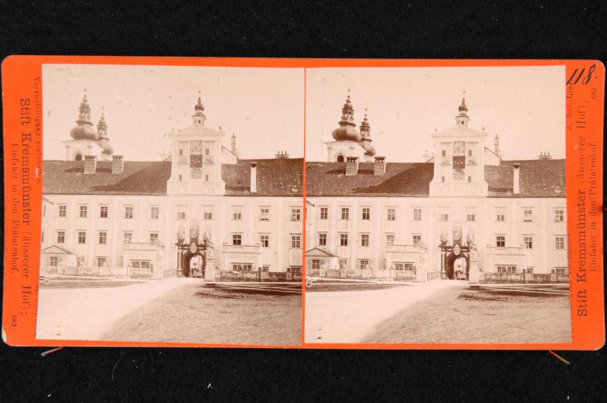 August Red, Stift Kremsmünster: äusserer Hof, Inv. Nr.: FotoGLV2000/17553