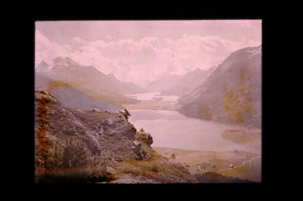 Arthur von Hübl, Gebirgslandschaft mit Blick auf See, Inv. Nr.: FotoGLV2000/15261