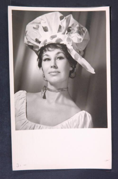 Gertrude Dietrich, Lotte Ledl in "Othello, Mohr von Wien", Inv. Nr.: FotoGLV2000/279/25301