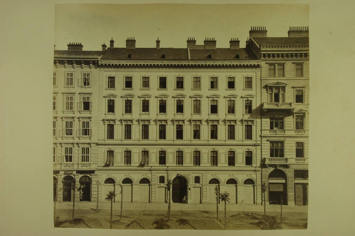 Anonym, Wohngebäude/Wiener Stadterweiterung: Kärntner Ring 13 - Zinshaus des Herrn J. Montandon…