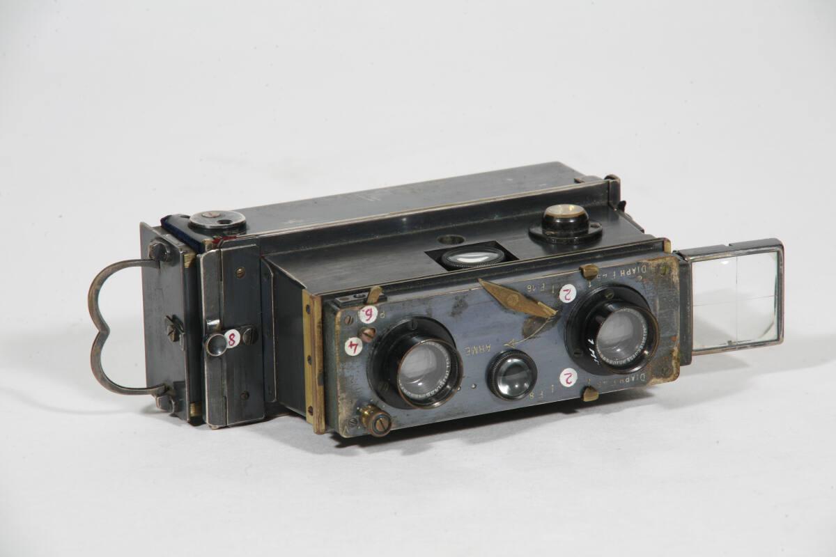 Stereo-Kamera "Verascope" - 45 x 107 mm, mit zwei Zeiss-Tessar-Objektiven, Nr. 108496/491, f:/ …