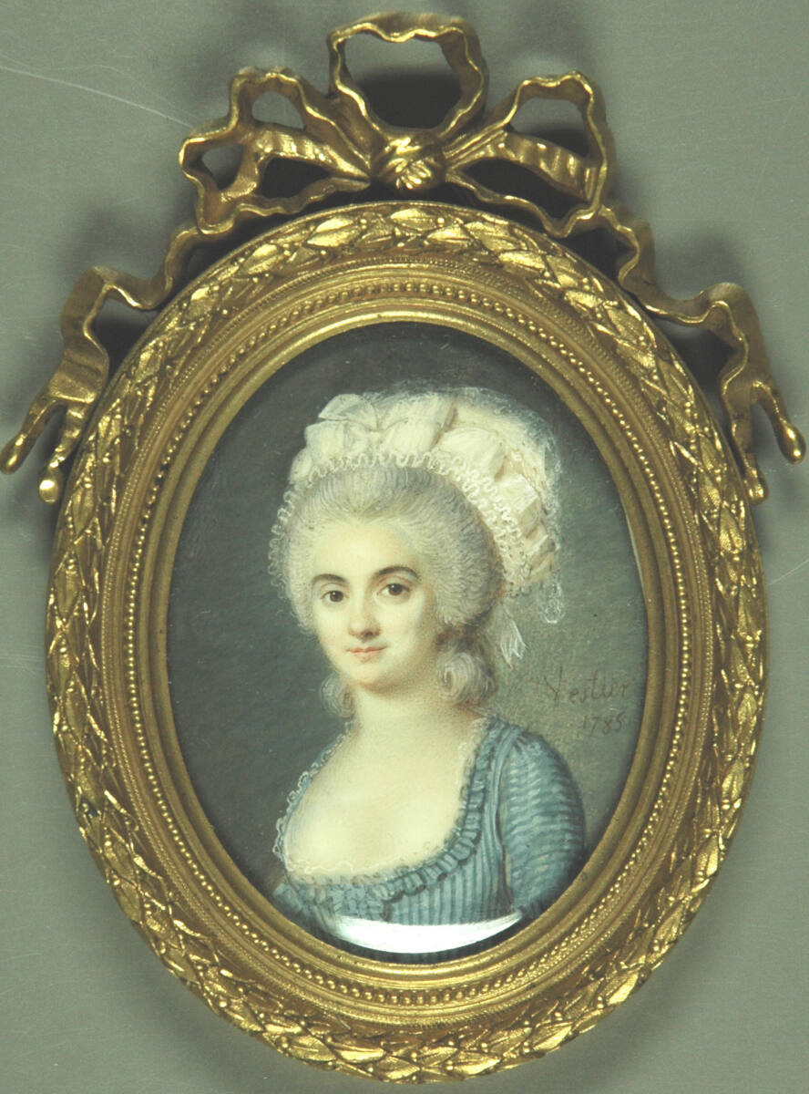 Junge Dame in blaugestreiftem Kleid mit Spitzenhäubchen, Französisch, 1785