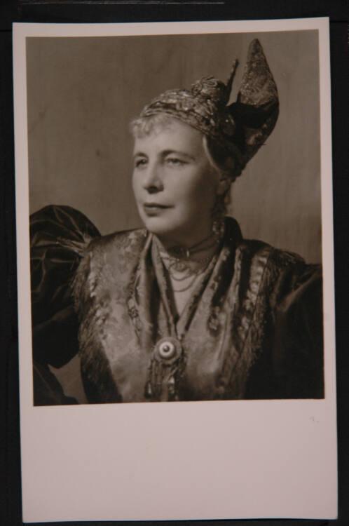 Gertrude Dietrich, Auguste Pünkösdy in "Träume von Schale und Kern", Inv. Nr.: FotoGLV2000/279/…