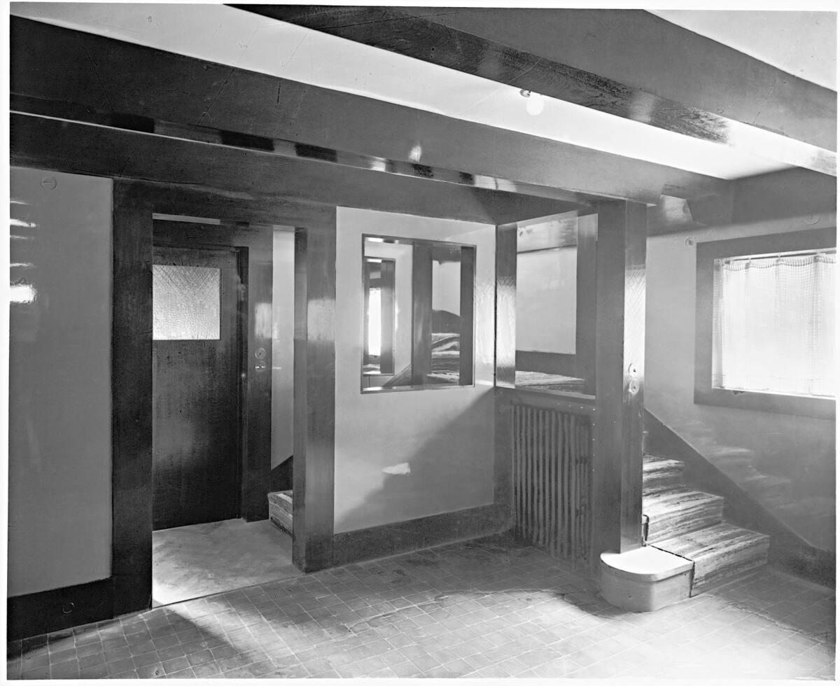 Landhaus Paul Khuner, Kreuzberg 60, Payerbach, Niederösterreich, Vestibül, links Zugang zur Hal…