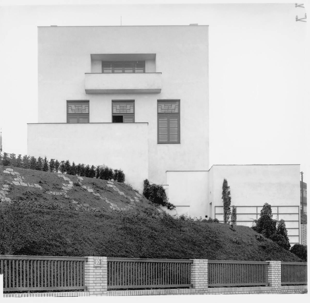 Villa Dr. Ing. Frantisek und Milada Müller, Prag-Stresovice, Nad Hradnim vodojemem 14, Tschechi…