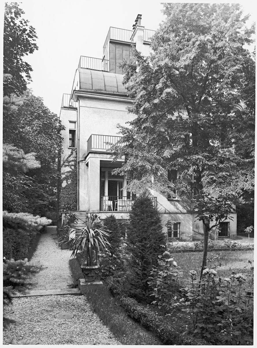 Haus Karl und Hilda Strasser (Umbau und Erweiterung), Wien XIII., Kupelwiesergasse 28, Gartense…