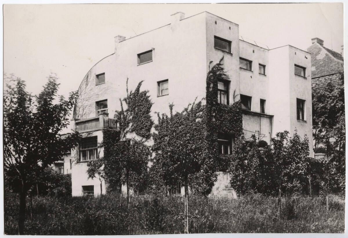 Haus Hugo und Lilly Steiner, Wien XIII., Sankt-Veit-Gasse 10, Schrägansicht vom Garten aus, Inv…