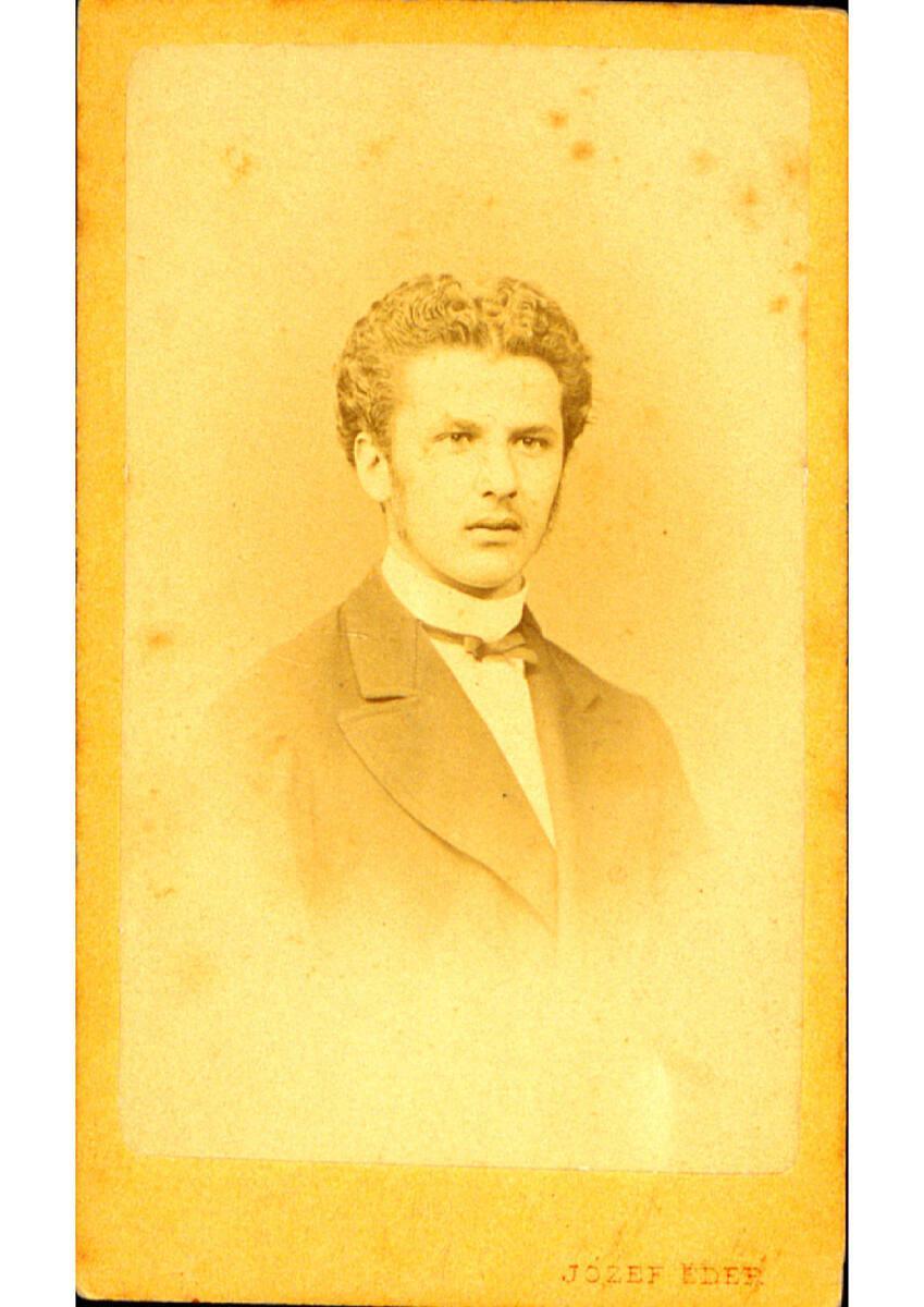 Józef Eder, Porträt eines Herrn (Herr Kohmann?) mit Locken und Mittelscheitel, Inv. Nr.: Foto20…