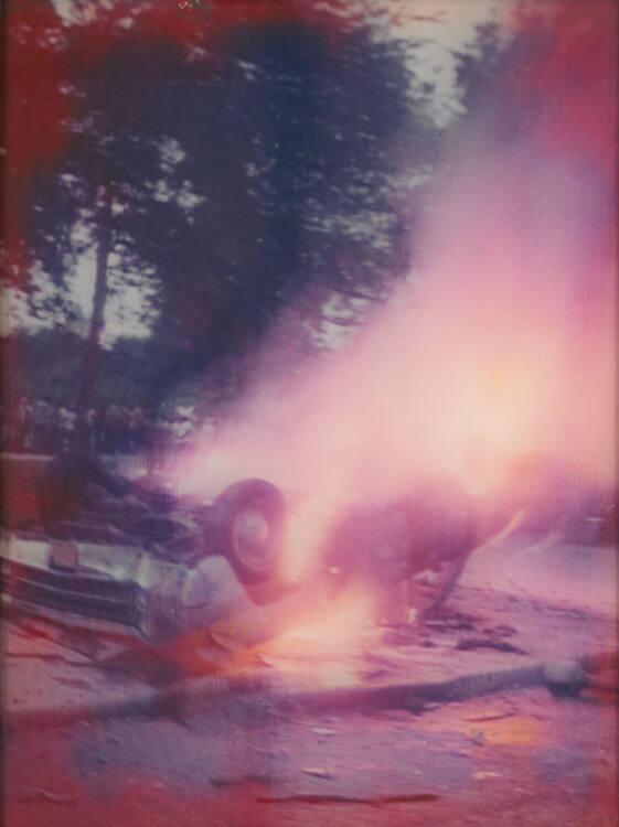 Alfons Schilling, Chicago Riot, Burning Car, Inv. Nr.: EDLSB3731