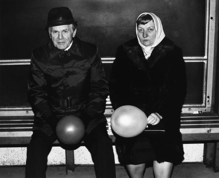 Erasmus Schröter, Paar mit Luftballons, Leipzig, Inv. Nr.: Foto2022/389