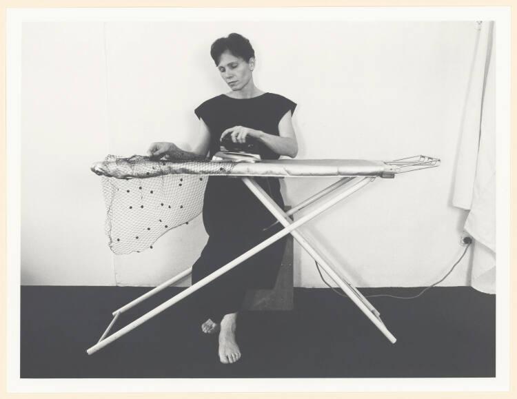 Karin Mack, Aus der Serie "Bügeltraum", Nr. 3, Inv. Nr.: Foto2021/146/3