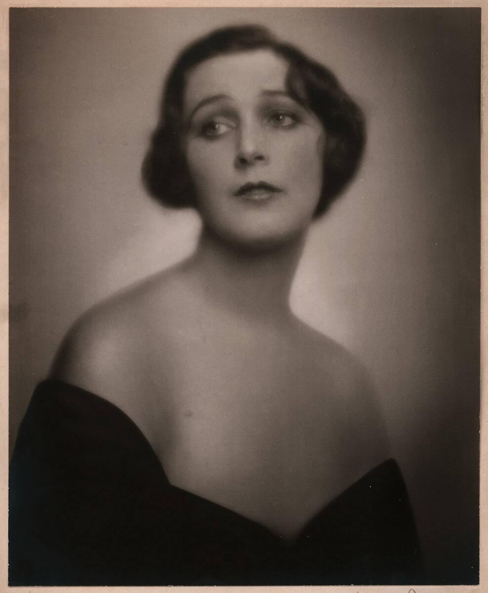 Nicola Perscheid, Porträt Renée Pelar, Inv. Nr.: FotoGLV2000/1122