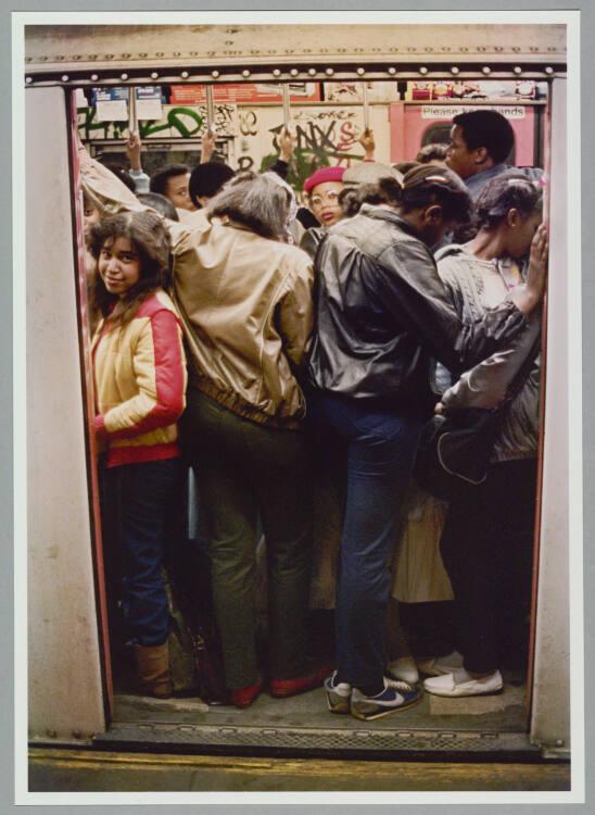 Jamel Shabazz, Watch the closing doors, NYC, Inv. Nr.: Foto2025/11