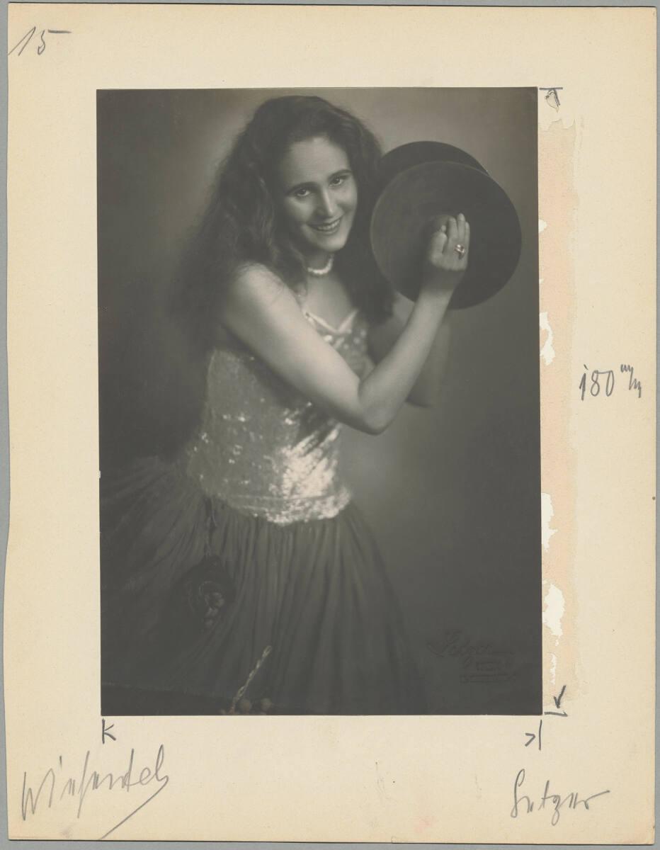 Franz Xaver Setzer, Grete Wiesenthal in ihrem Solo "Wein, Weib und Gesang" (Premiere: 1922), In…