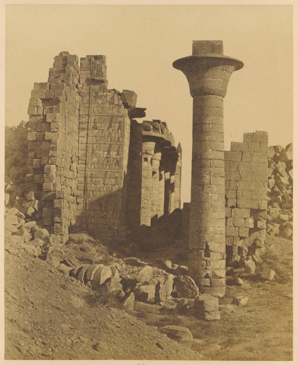 Robert Murray, Amontempel von Karnak, Bubastiden-Hof mit Blick (nach Osten) auf die sog. Tahark…