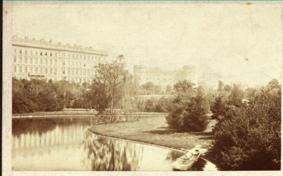 Carl Haack, Im Wiener Stadtpark, mit Blick zum Stubenring, Inv. Nr.: FotoGLV2000/6041