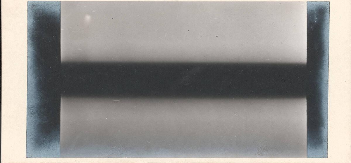 Albert Edler von Obermayer, Lichtscheinbildung in Form von hellen Streifen, Inv. Nr.: FotoGLV20…