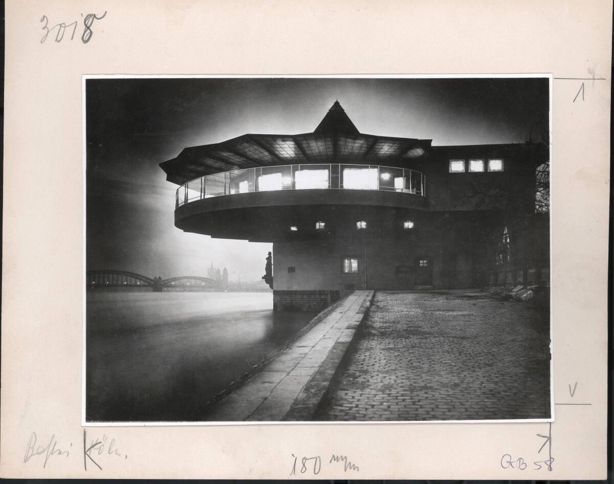 Hugo Schmölz, Gaststätte "Die Bastei", Köln. 1924. Wilhelm Riphahn, Köln, Inv. Nr.: FotoLS2000/…