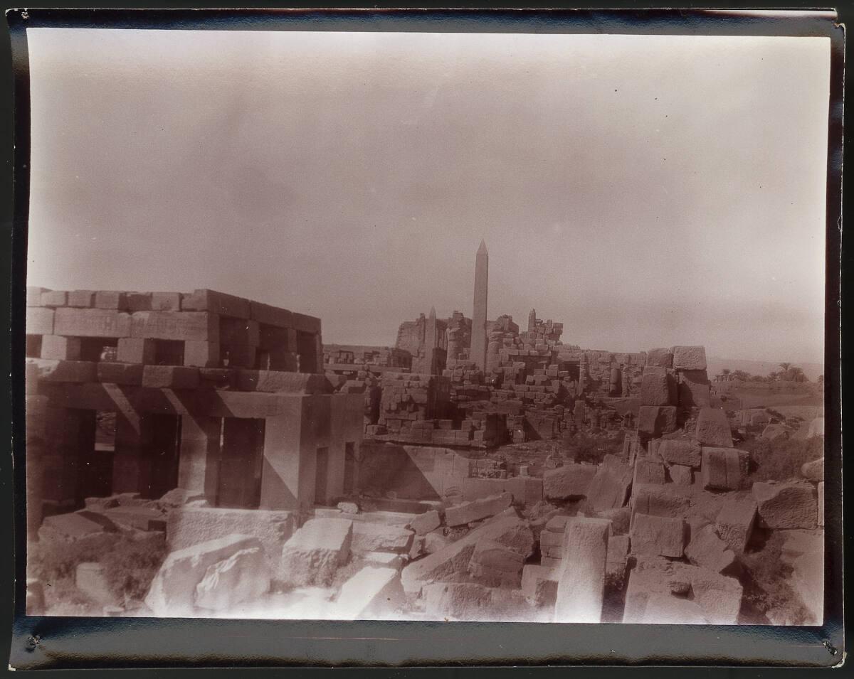Anonym, Luxor - Karnak, großer Pfeilersaal mit zwei Obelisken, Inv. Nr.: FotoGLV2000/8199