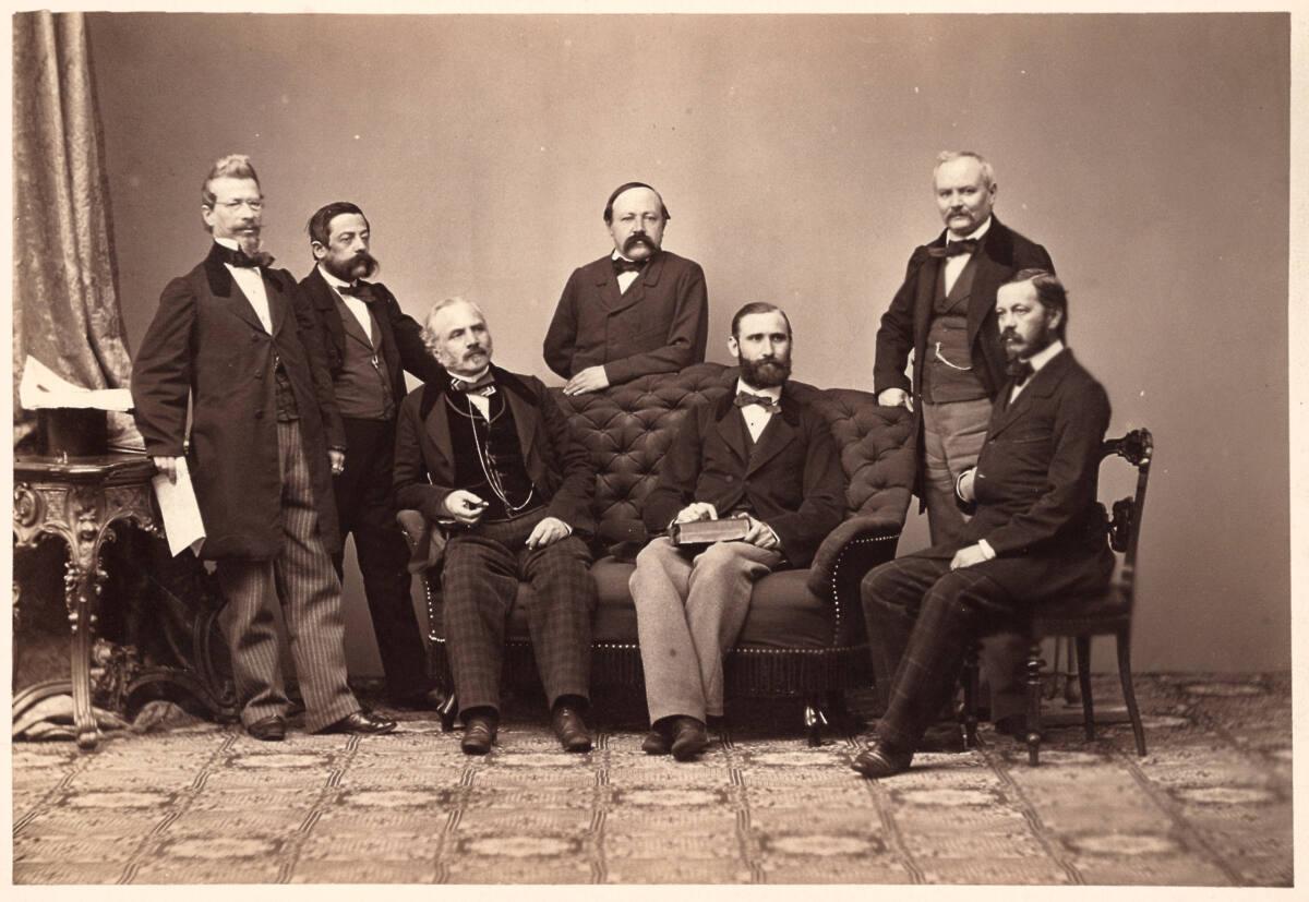 Julius Leth, Gruppenbildnis von sieben Herren, Inv. Nr.: FotoGLV2000/5504
