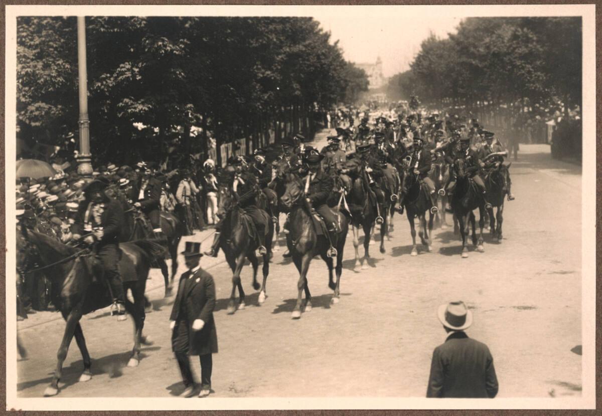 Kunst- und Verlagsanstalt Josef Löwy, Wien, Josef Löwy, Kaiser-Huldigungs-Festzug in Wien 1908:…