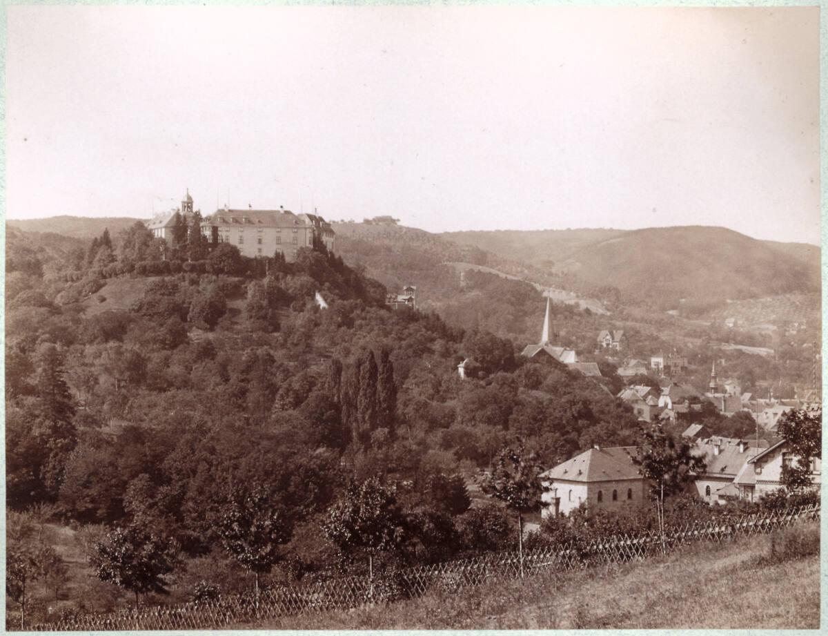 Karl Schwier, Blankenburg a. H. Blick vom Grossvater zum Schlosse., Inv. Nr.: FotoGLV2000/1384