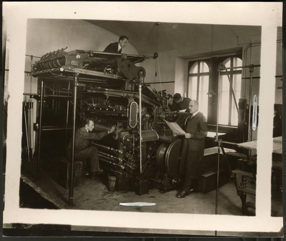 Anonym, Interieur der Graphischen Lehr- und Versuchsanstalt: Maschinensaal, Inv. Nr.: FotoGLV20…